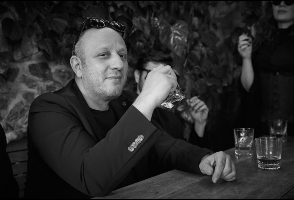 Serkan Keskin Interview Analyse: Theater, '8. Familie' en Muziekprojecten