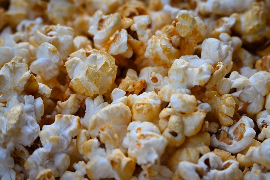 De Wetenschap Achter Popcorn: Hoe Barsten Maïskorrels Open?