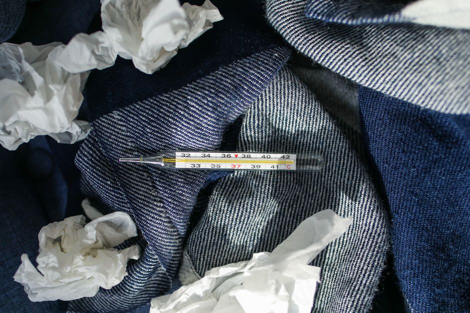 Verkoudheid door kou? De wetenschap onthult de échte oorzaak