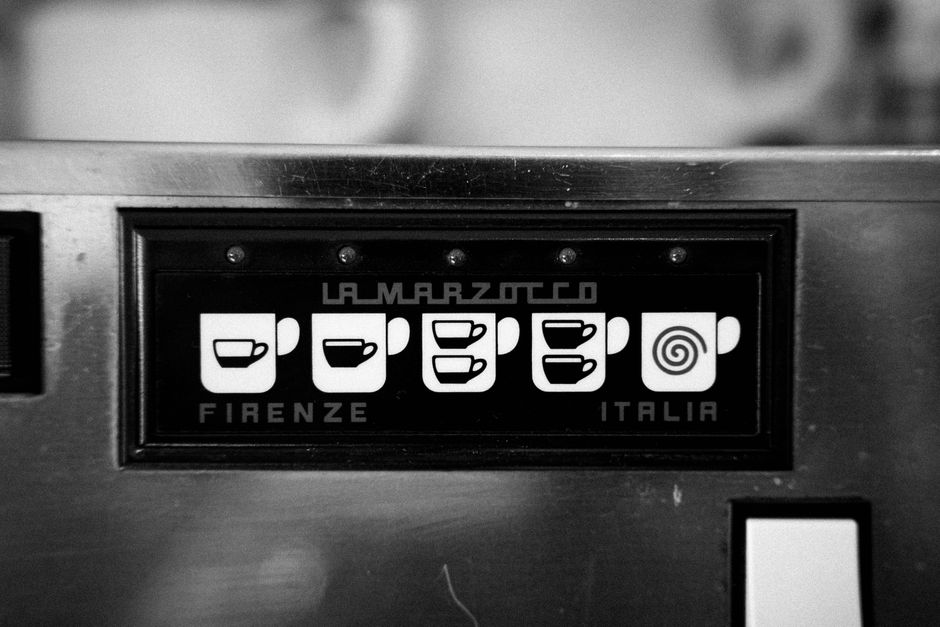 De Opkomst en Veerkracht van La Marzocco: Van Starbucks tot Speciaalkoffie-Icoon